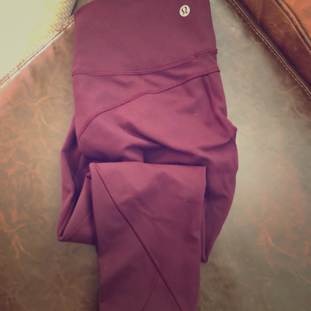 Lululemon movement Pant 6 Cranberry Worn once!